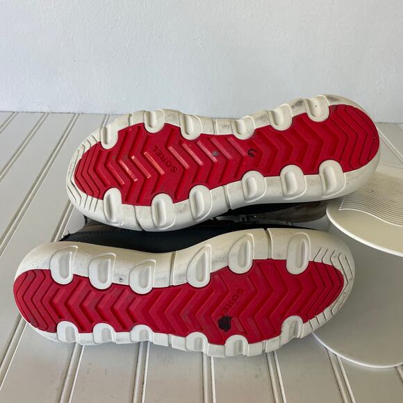 Sorel Size 6.5 Gray Suede Out n About Snow Boot - Picture 6 of 8